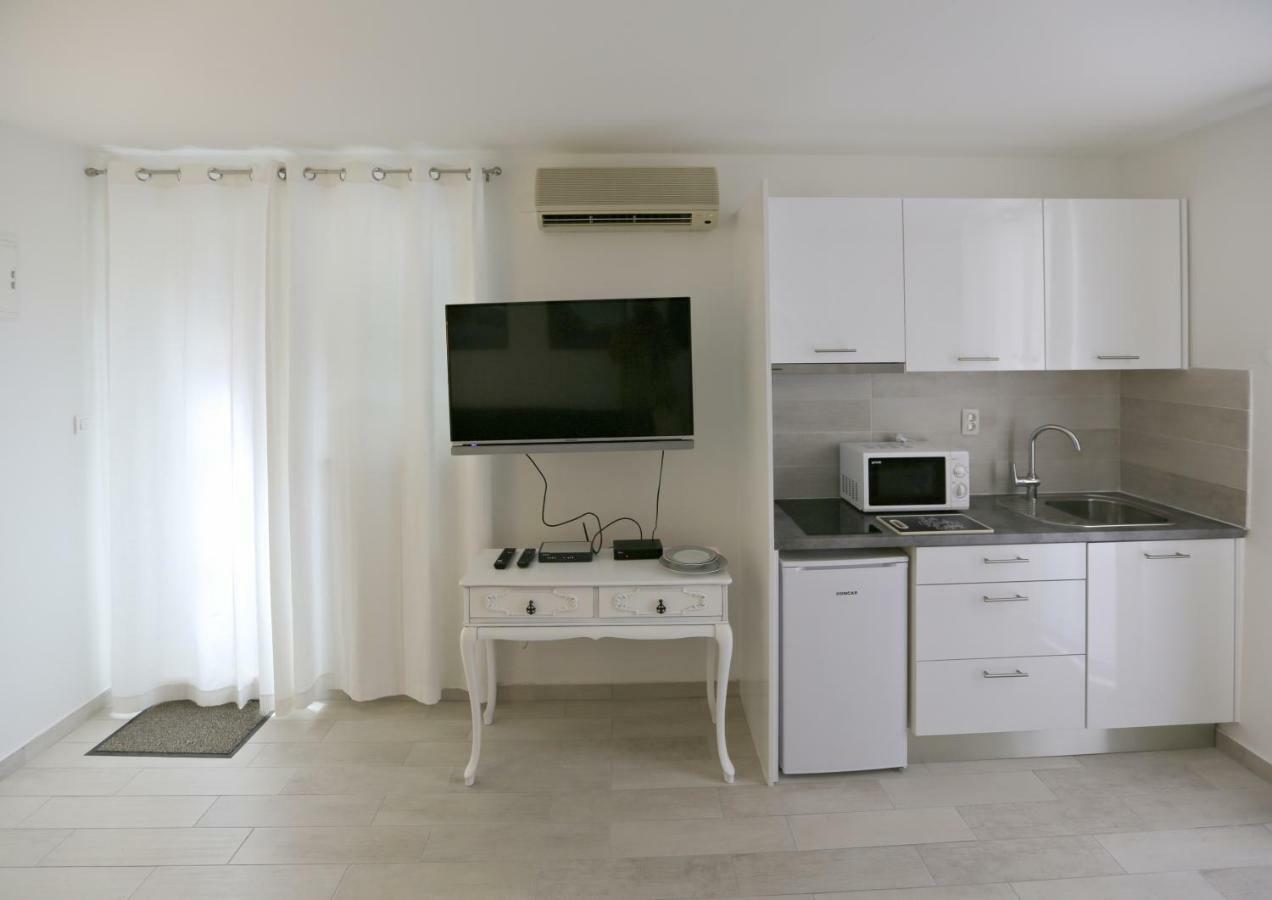 Apartment Tomas Art & Tomas Cave Split