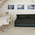 Tomas Art & Tomas Cave